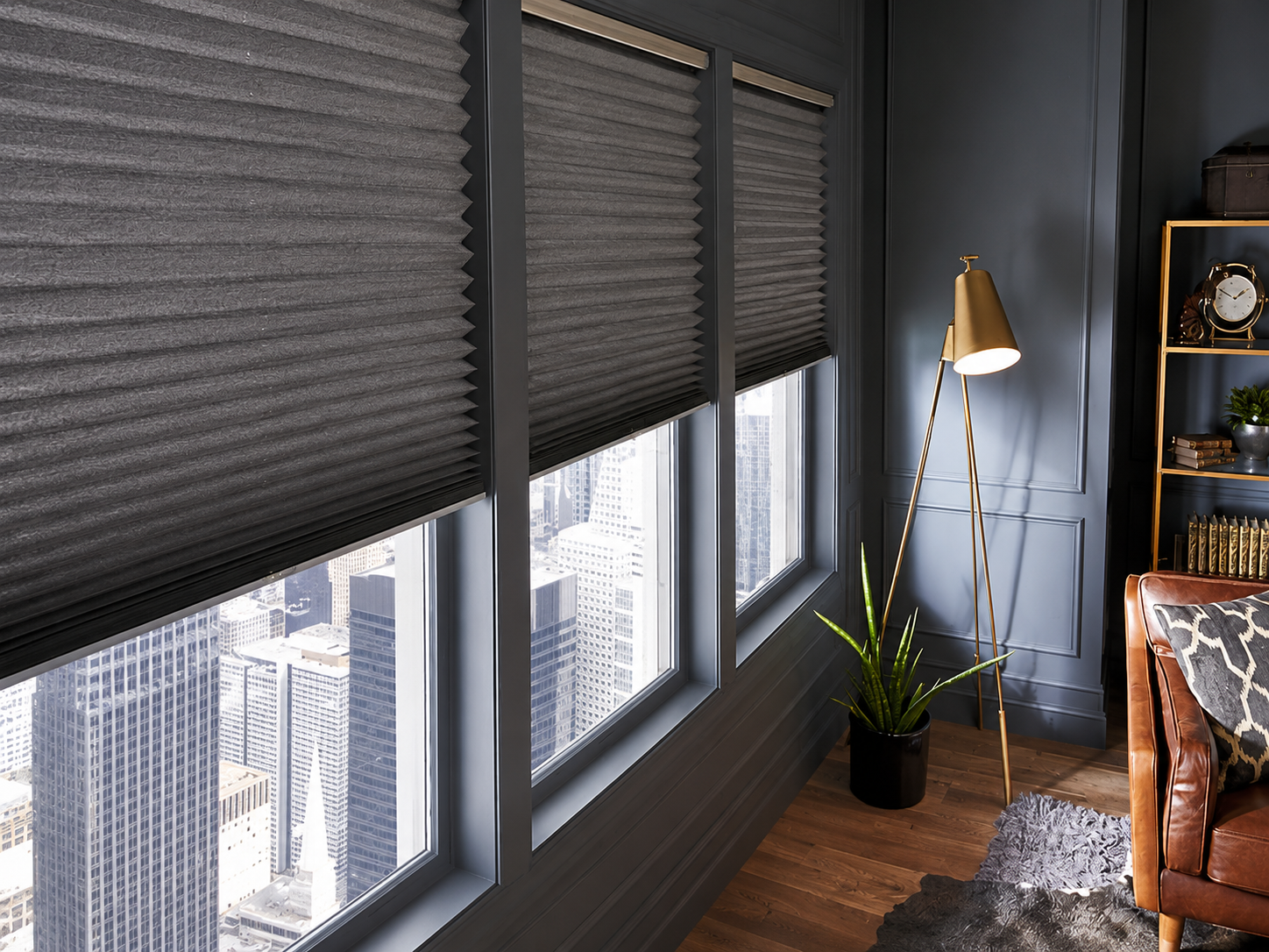 Motorised rolling shutter motorised drive and control installation — operational view